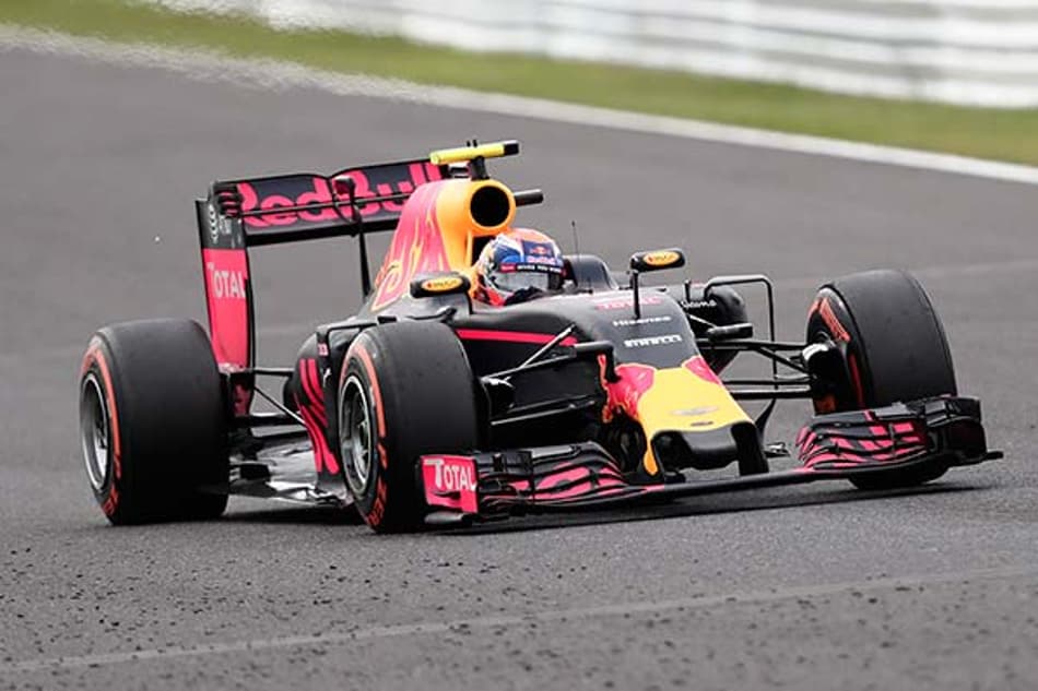 Max Verstappen fica feliz por separar a dupla da Mercedes