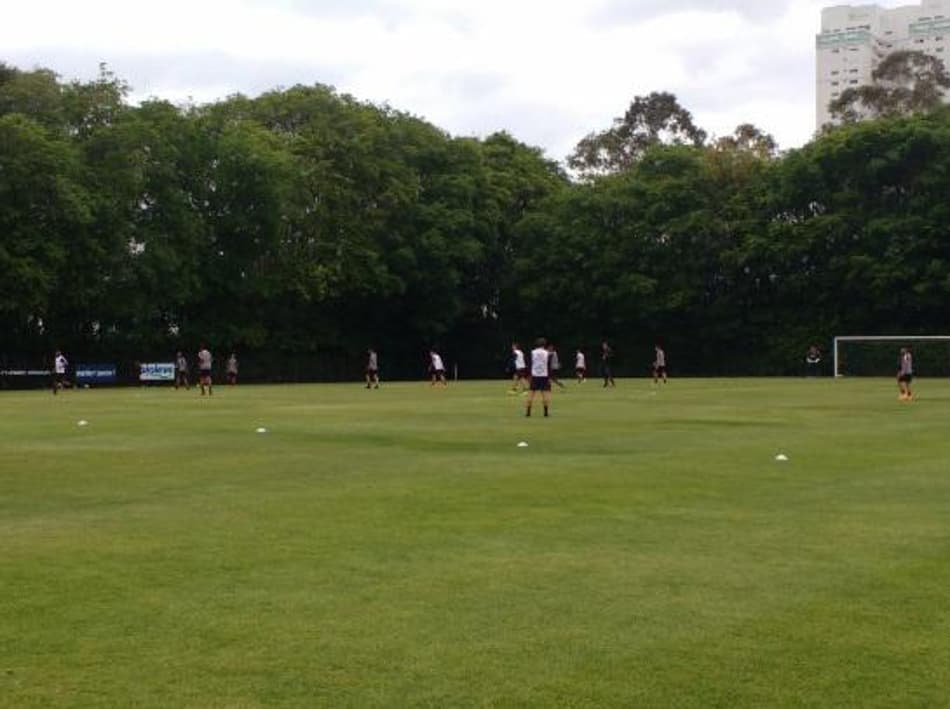 TEMPO REAL: São Paulo treina para enfrentar o Santos. Siga!