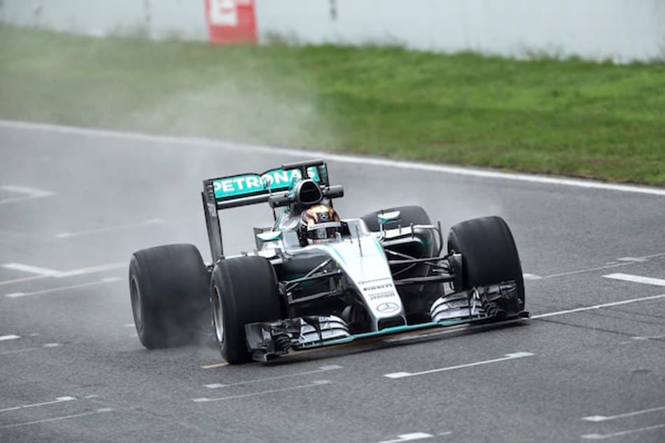 Pascal Wehrlein encerra sessão de testes da Pirelli em Barcelona