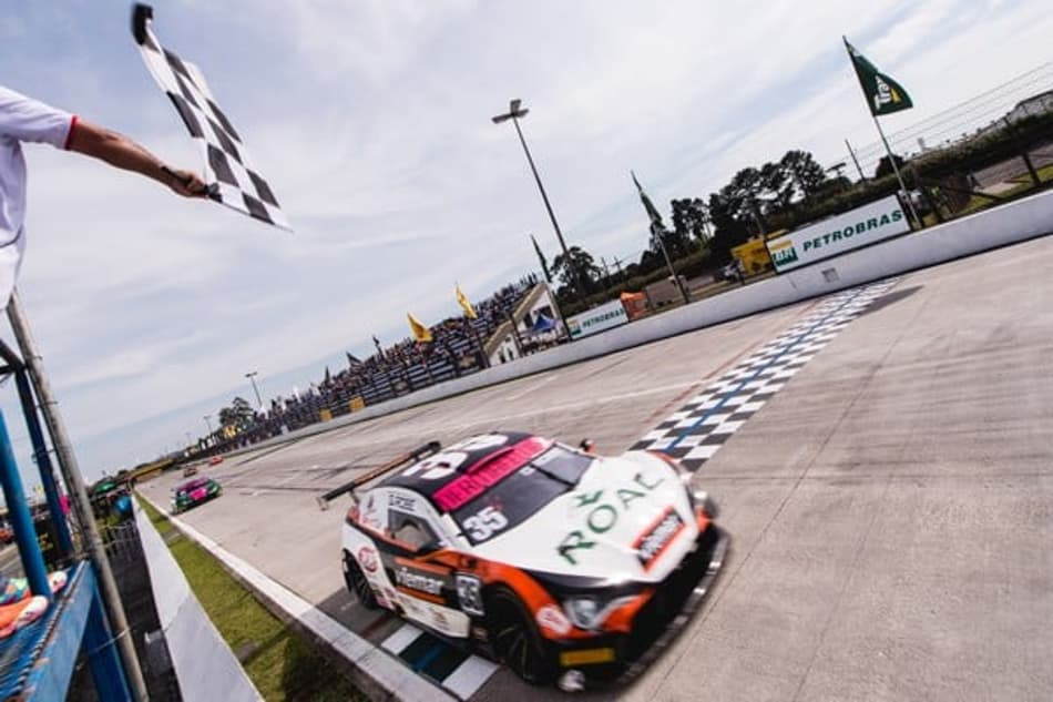 Gabriel Robe vence em Curitiba e retoma a liderança