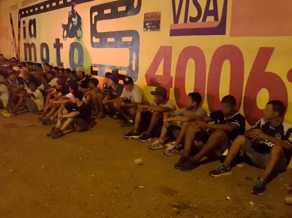 Polícia prende 89 envolvidos em briga de torcida em Goiás