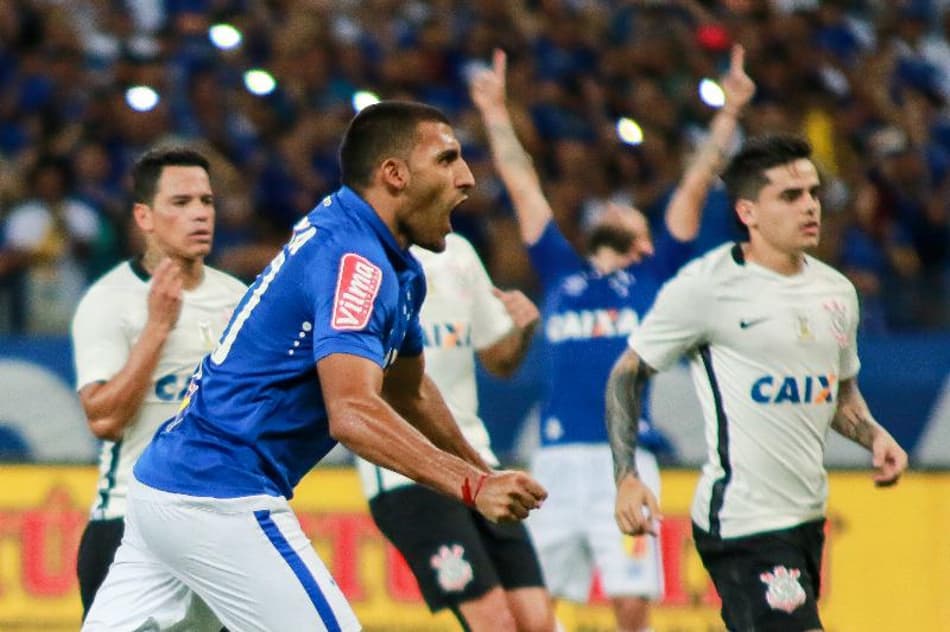 Ábila pode se tornar o primeiro artilheiro argentino da Copa do Brasil