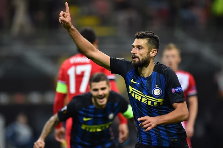Inter de Milão sofre e vence a primeira nesta Liga Europa