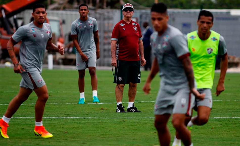 Levir não vê possibilidade em impedir o Flu de tomar gols em bolas aéreas