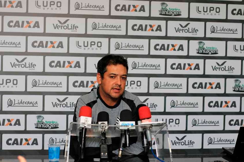 Marquinhos Santos trabalha o lado psicológico no Figueira para reta final do Brasileiro