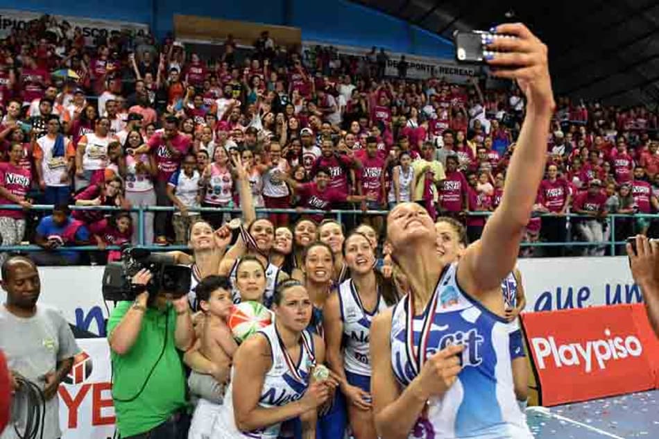 Vôlei Nestlé vira sobre o Pinheiros e sela o penta consecutivo do Paulista