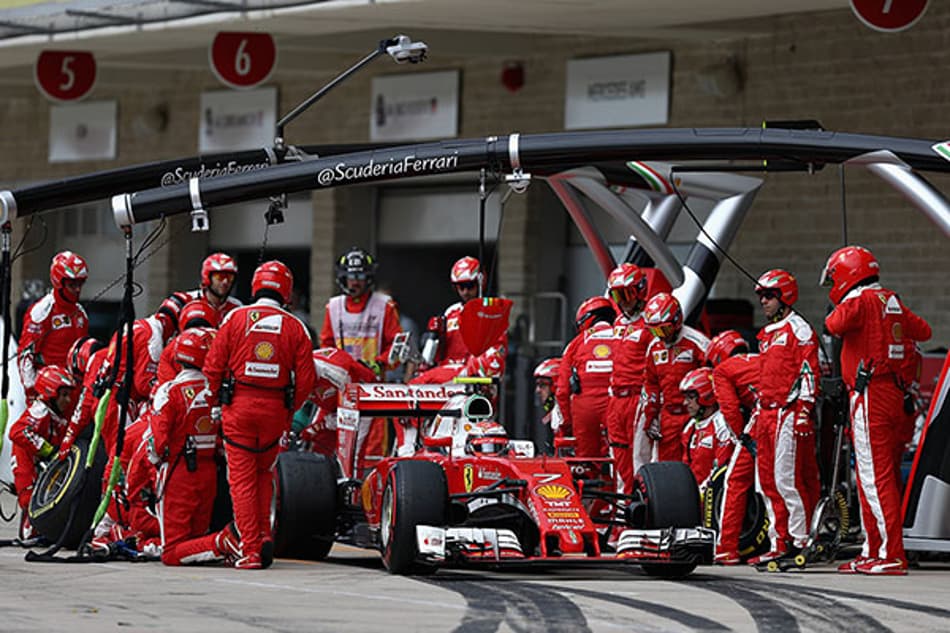 Ferrari recebe multa por erro no pit-stop de Kimi Raikkonen