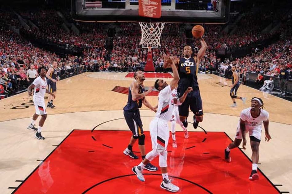 De olho no mercado, Jazz disponibiliza Rodney Hood para trocas