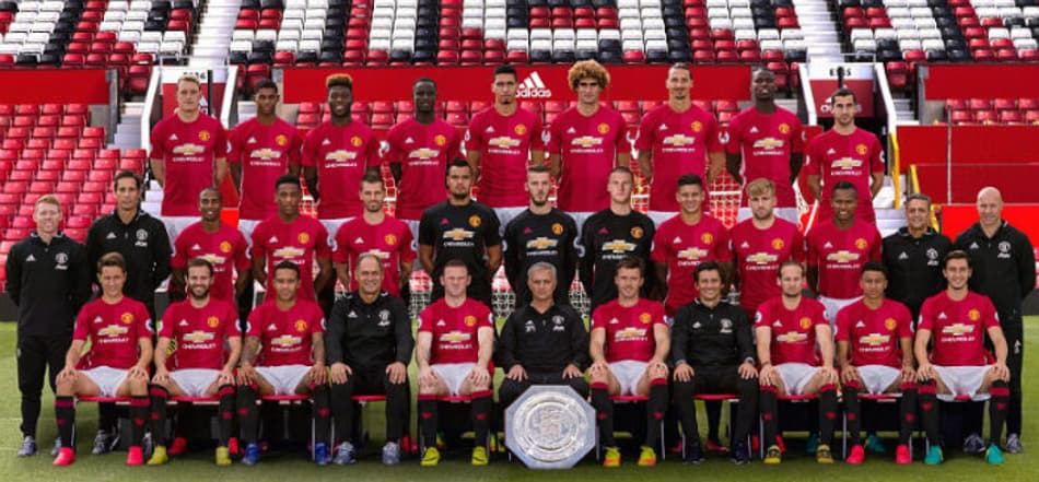 United ‘esquece’ de Schweinsteiger na foto da temporada