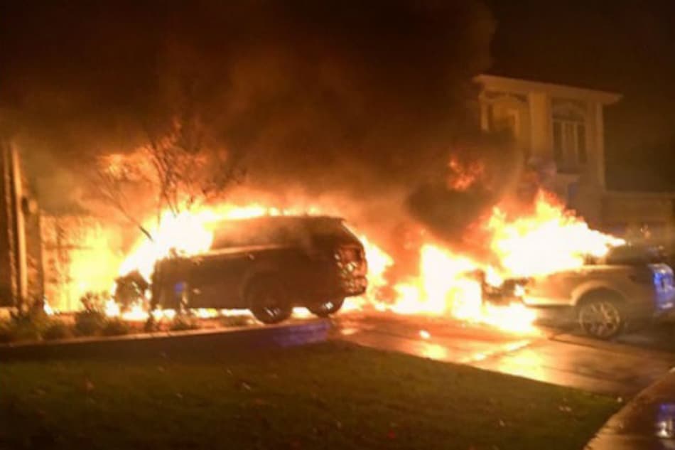 Ex-campeão do UFC tem carros incendiados na porta de casa nos EUA