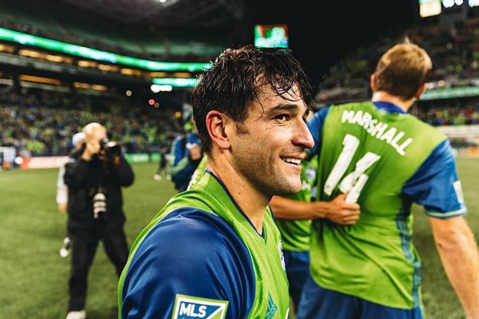 Uruguaio sofre lesão no pé direito e desfalca Seattle Sounders nas próximas semanas
