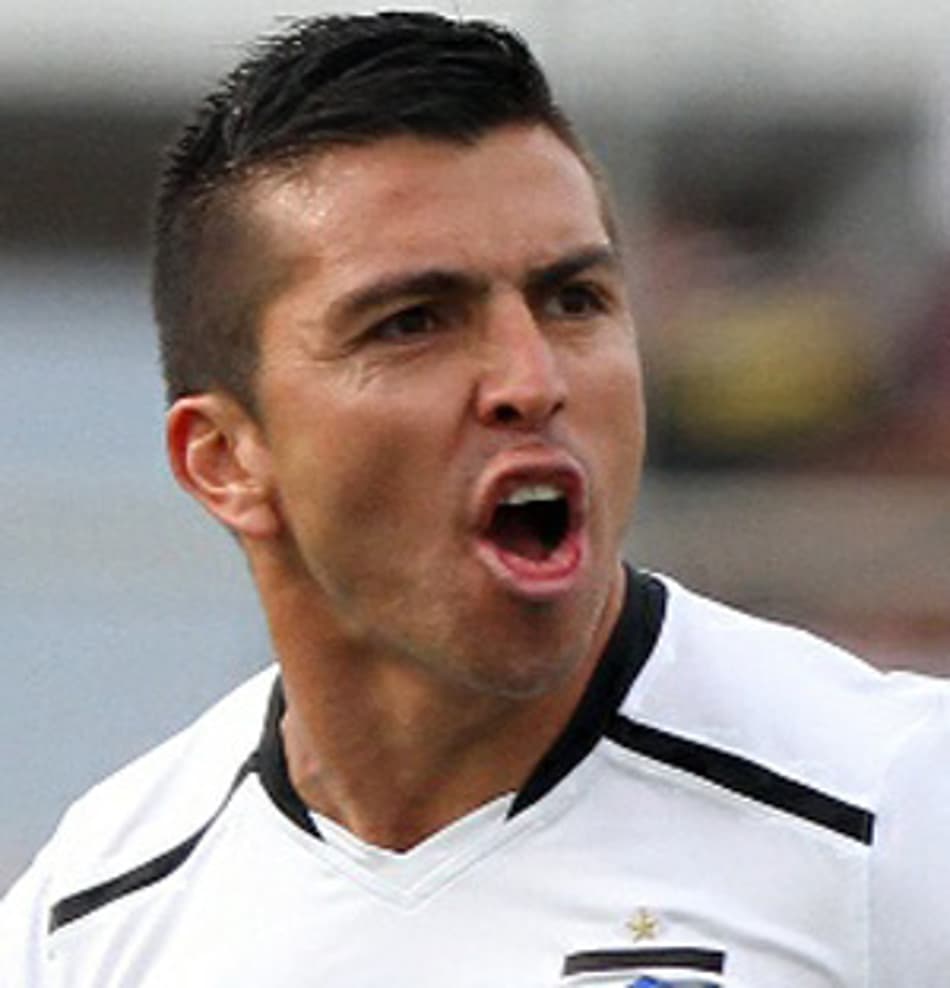 Ex-Flamengo comenta permanência no Colo-Colo: 'Aqui é minha casa'