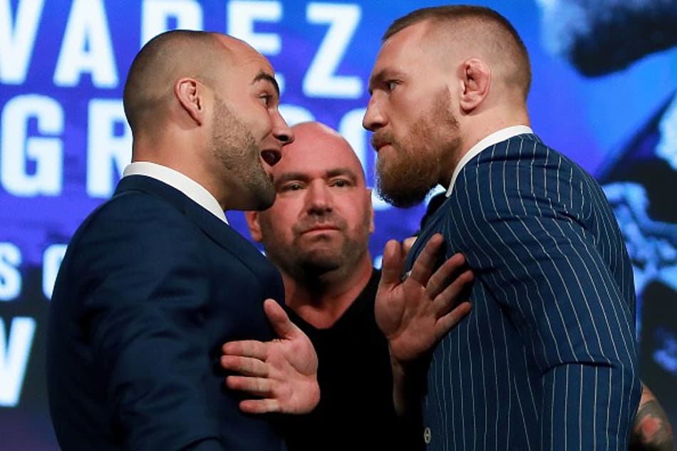 McGregor nega abdicar de cinturão após UFC 205: ‘Posso defender os dois’