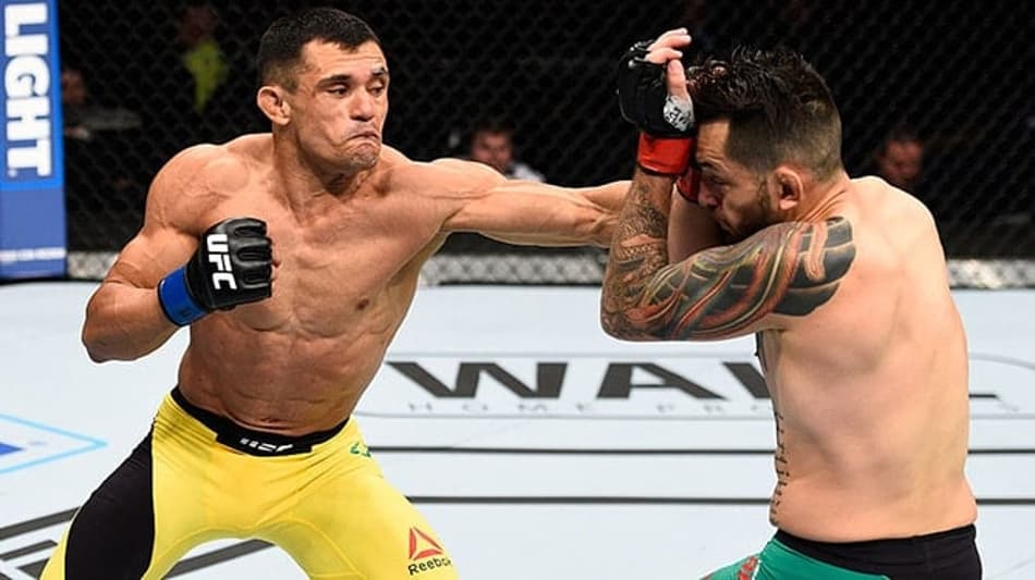 Douglas Andrade nocauteou Henry Briones