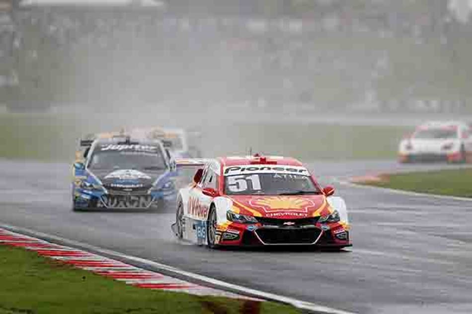 Shell e Átila lançam caminhão-camarote de R$ 2,5 mi para temporada da Stock Car