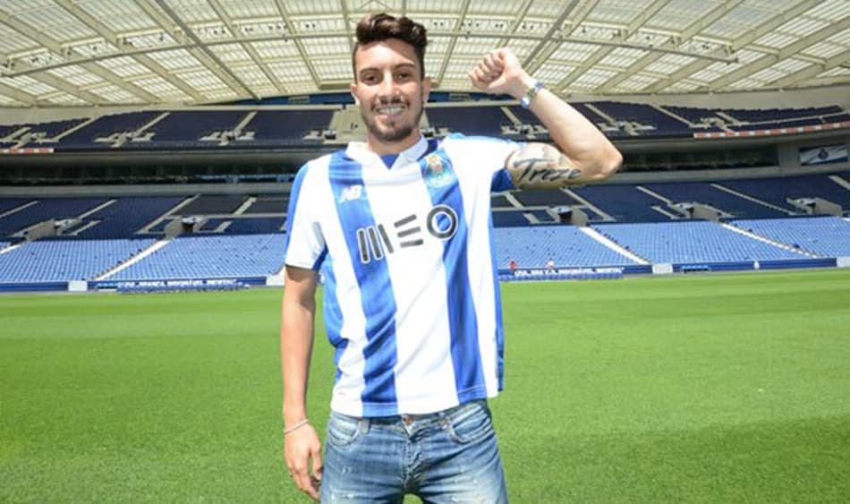 Disputa por lateral esquenta briga nos bastidores entre as seleções brasileira e italiana