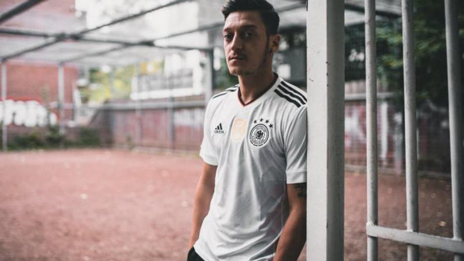 Adidas lança novas camisas da Seleção da Alemanha. Veja detalhes!