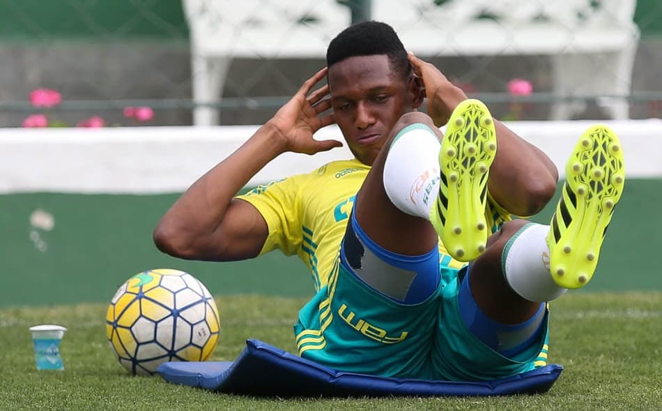 Dúvida do Verdão para pegar o Galo, Mina inicia tratamento na Academia