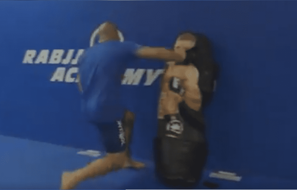 Equipe faz surpresa, e Alvarez ganha saco de bater com rosto de McGregor