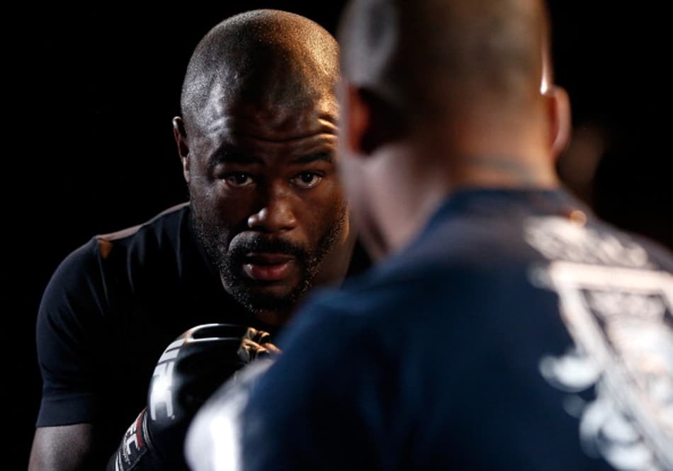 Luta entre Rashad e Kennedy é adiada para dezembro, no Canadá