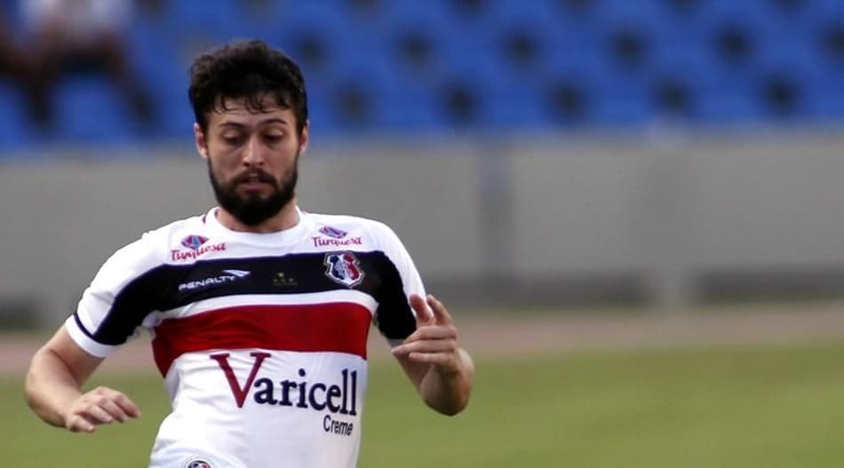 Alvo do Botafogo, João Paulo está no top 10 de três fundamentos no Brasileirão