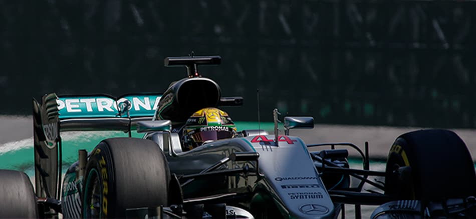 Líder do dia, Hamilton diz: "Foi um dia bom"