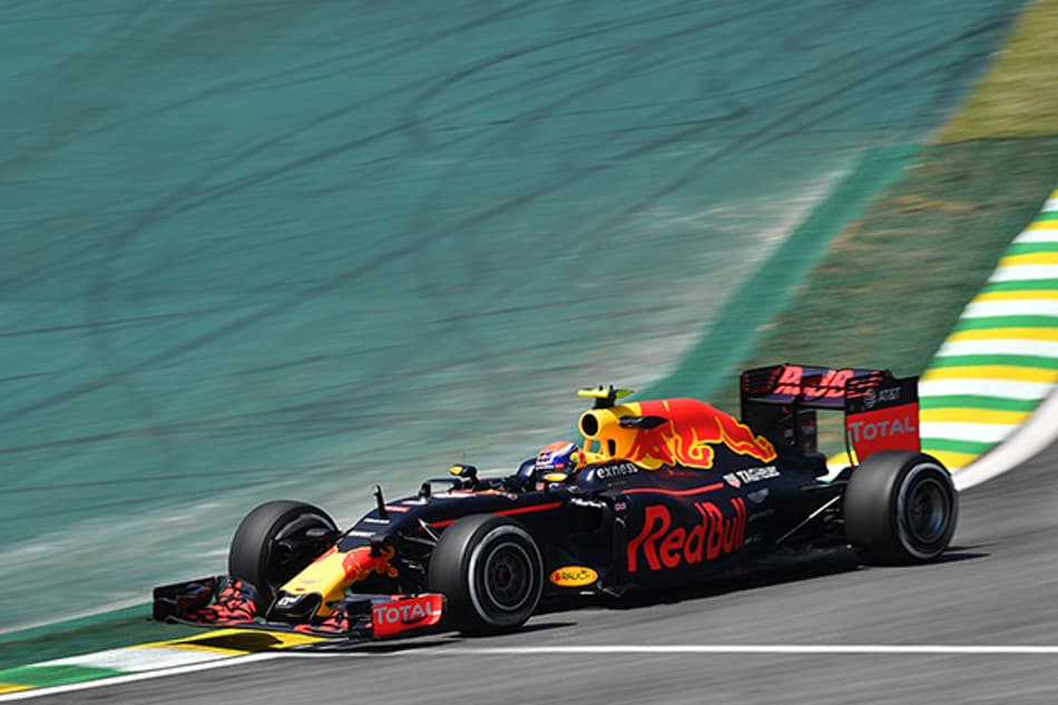 Verstappen: "Mercedes ainda está muito a frente"