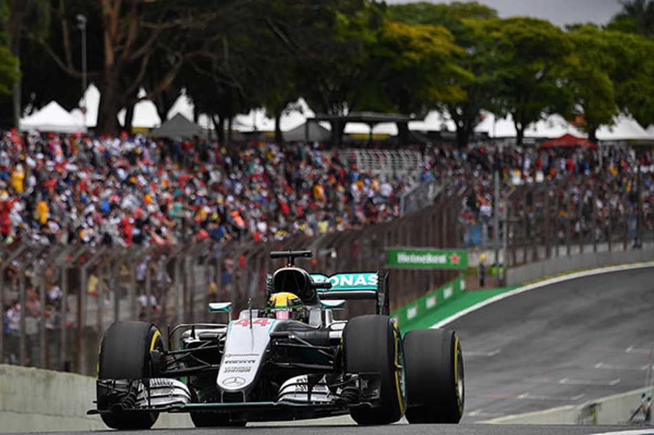Lewis Hamilton crava a pole do GP do Brasil e coloca pressão em Rosberg