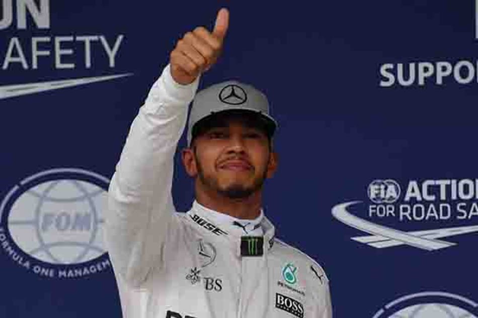 Hamilton vence em prova caótica e decisão fica para Abu Dhabi