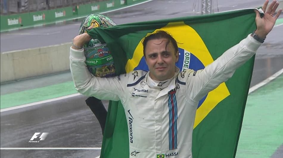 Enrolado na bandeira do Brasil, Massa tem adeus emocionante a Interlagos