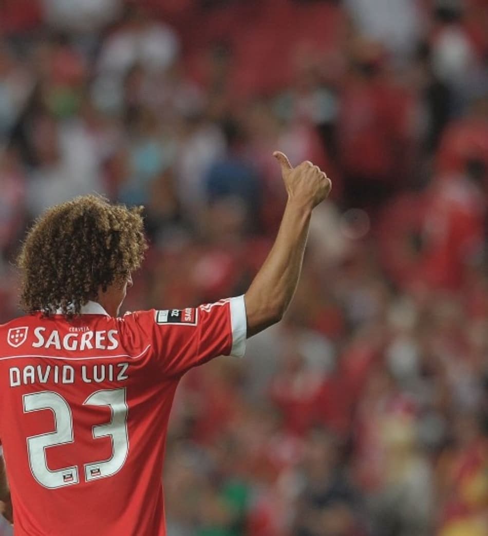 David Luiz durante jogo do Benfica (Foto: Reprodução / Instagram)