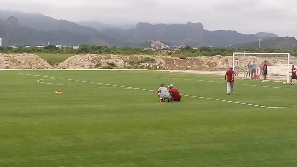 Reapresentação do Flu tem papo de Marcão e Rojas; Douglas se destaca