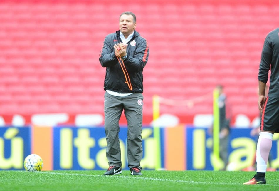 Roth fala da saída, critica gestão e torce para o Inter evitar a queda