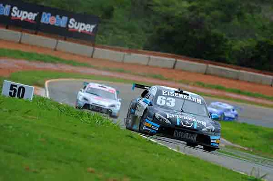 Girolami lidera primeiro treino livre da história da Stock Car em Curvelo