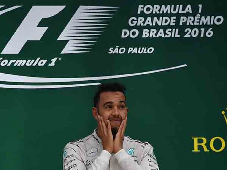 Hamilton acha improvável virada em Rosberg, mas não joga a toalha
