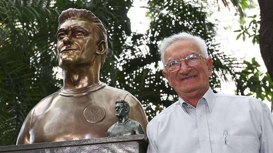 ‘Dudupla campeã’: Dudu se inspira no xará para levantar a taça no Verdão