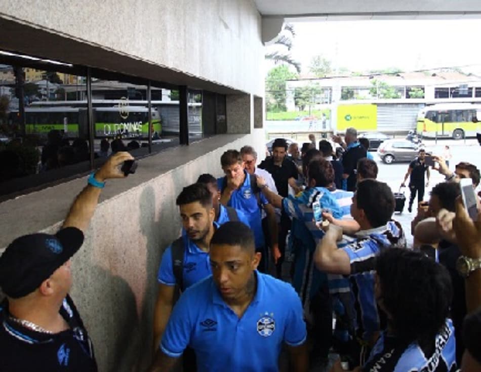 Apesar de foguetório, Grêmio está preparado para jogo contra o Galo