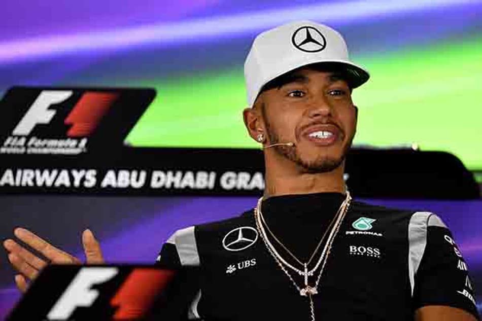 Hamilton lamenta problemas em 2016, mas prefere ver o lado positivo