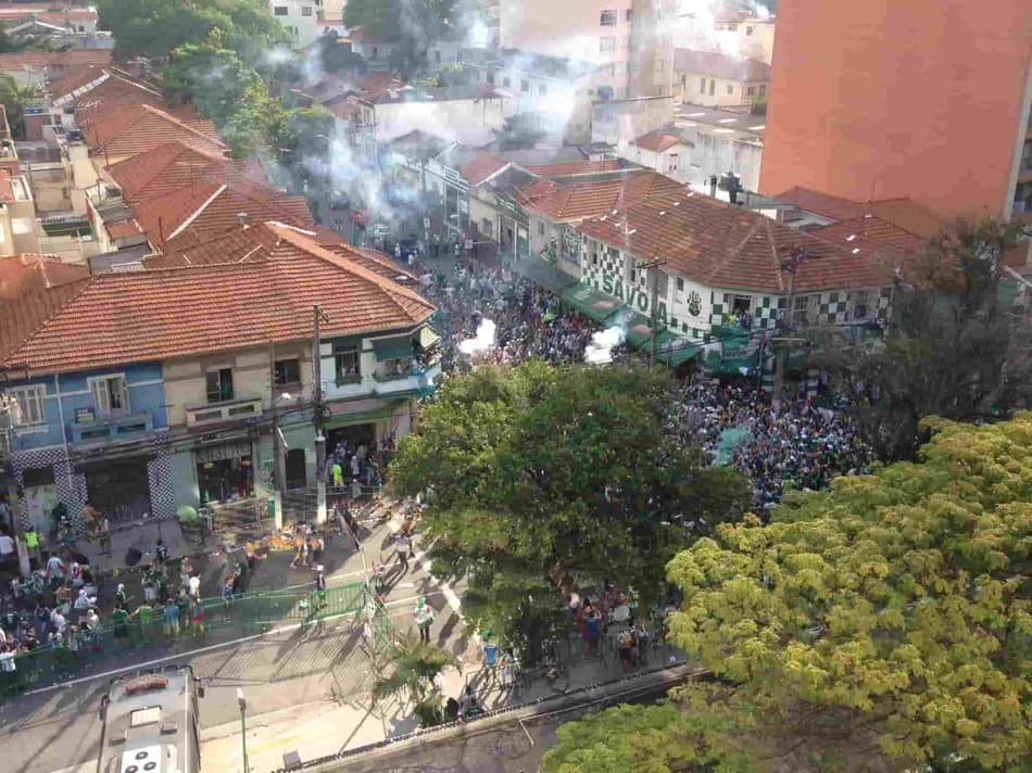 Polícia entra em confronto com palmeirenses na frente do Allianz