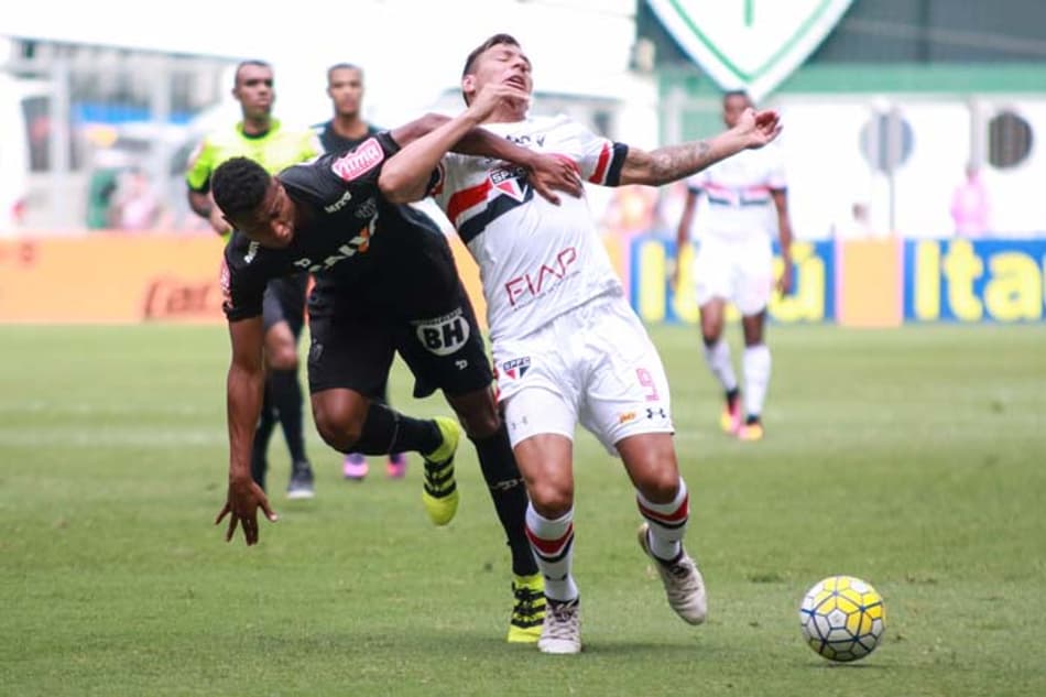 ATUAÇÕES: Robson e Gilberto saem do banco e dão vitória ao São Paulo