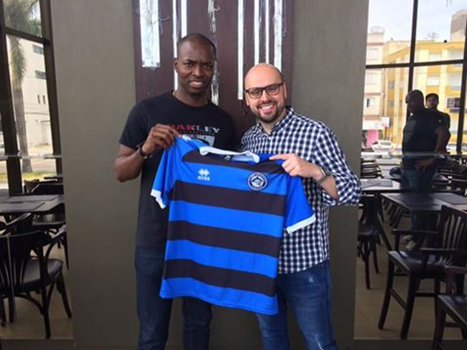 De volta! Clube catarinense anuncia contratação de Rentería