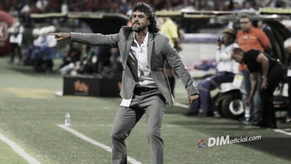 Leonel Álvarez se coloca a disposição para treinar a Chapecoense