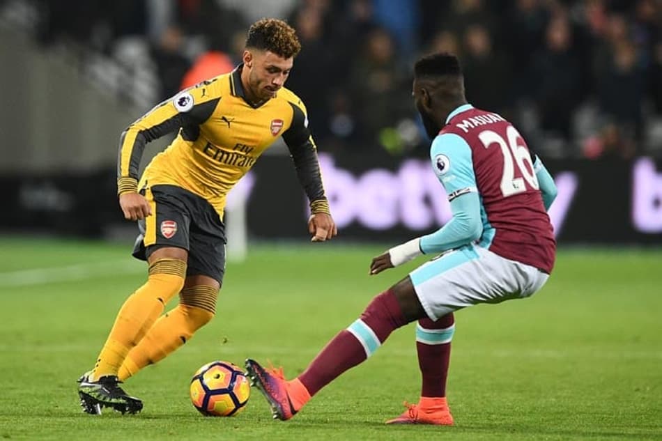 Arsenal joga bem, goleia o West Ham e assume a vice-liderança do Inglês