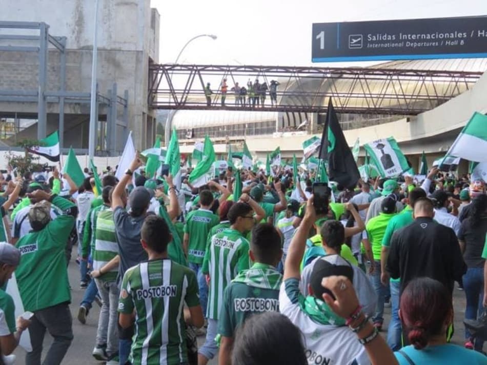Torcida do Atlético Nacional se despede do time antes do Mundial