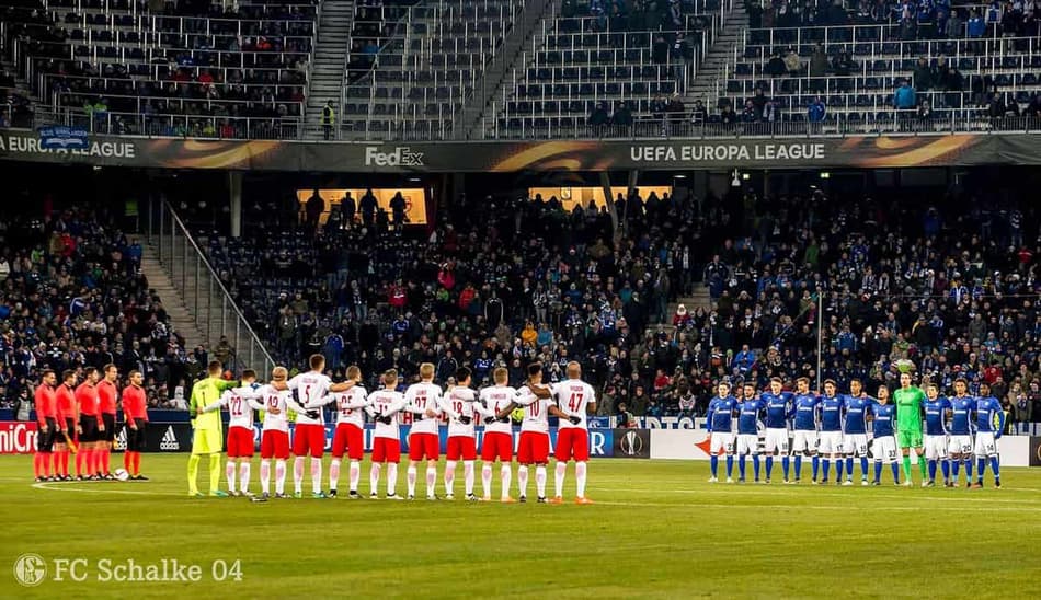 Schalke perde a primeira mas avança na Liga Europa; Nice está fora