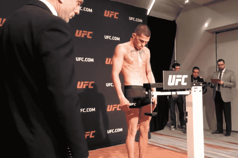 Pettis falha e não bate peso para disputa de cinturão no UFC 206