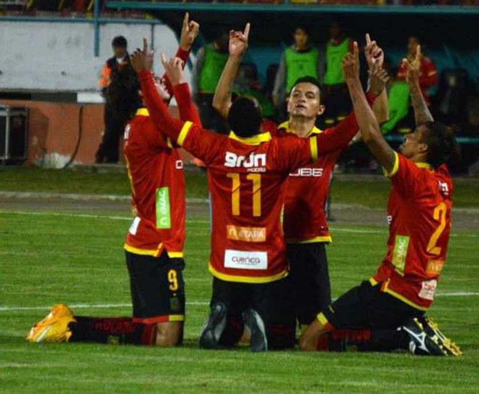 Prognósticos apontam favoritismo do Cuenca diante do Fluminense