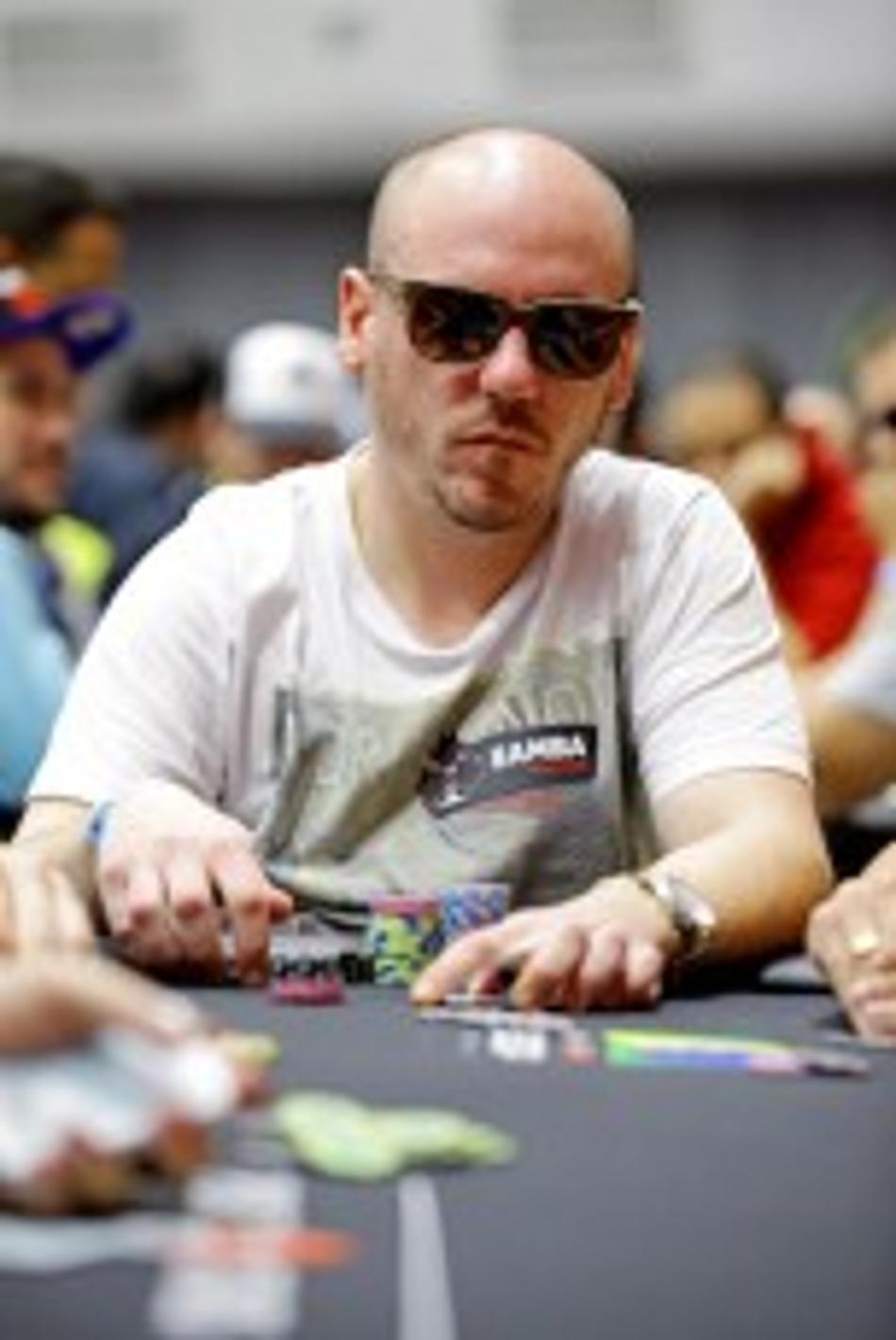 Brasileiro quase vira primeiro tricampeão do Sunday Million