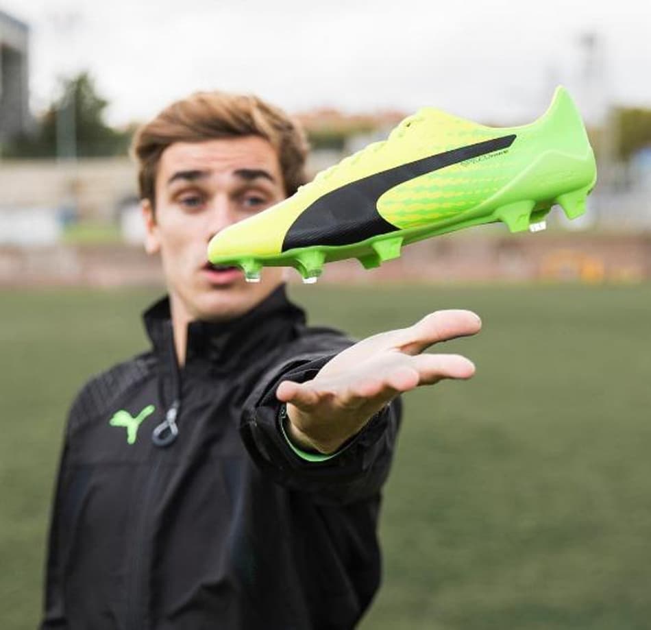 Craques do futebol europeu lançam nova chuteira da Puma. Veja detalhes!