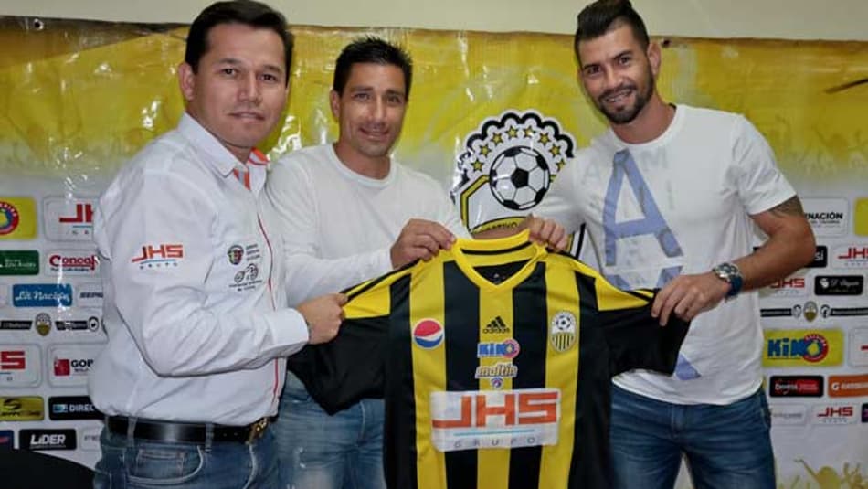 Deportivo Táchira apresenta novo zagueiro para a temporada 2017